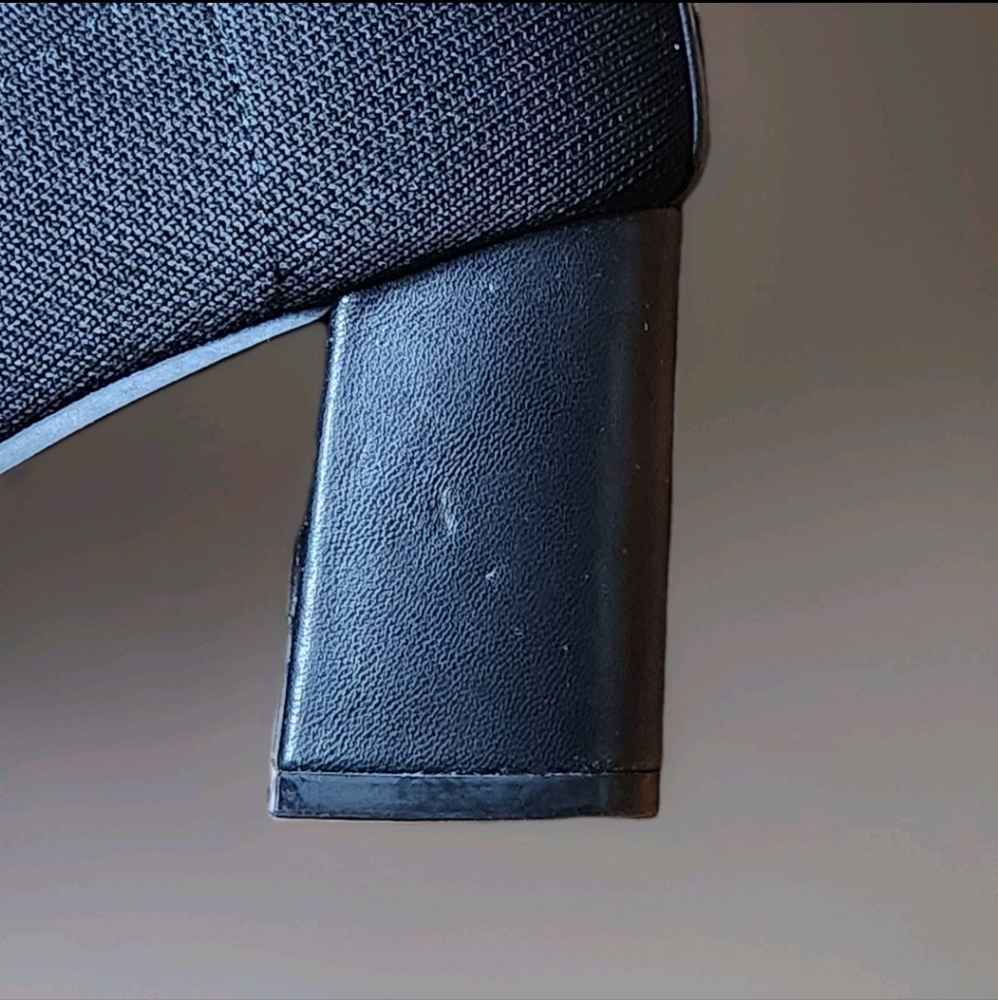 Adrienne Vittadini “Brittiny” Black Knit Block Heel Pumps – Size 8M - Picture 11 of 12